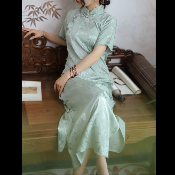 Traditional Chinese dress Qipao - Picture 2 of 4